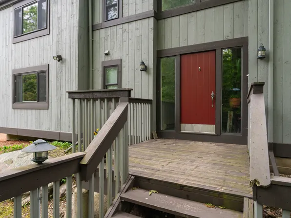 19 Harbour Village #B, Branford, CT 06405
