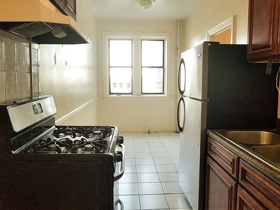 3rd image of 350 Empire Blvd APT 6H