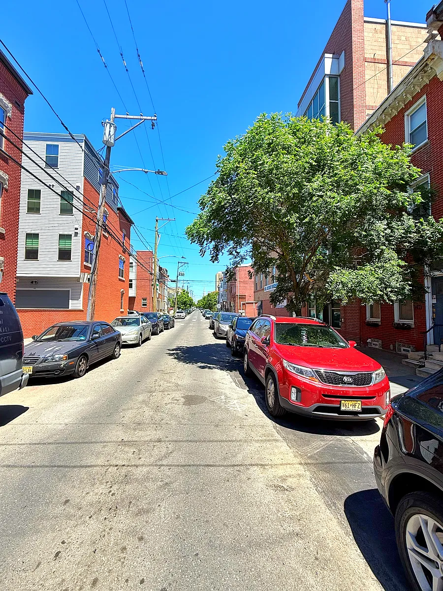 Building Photo - 1413 S 4th St #1