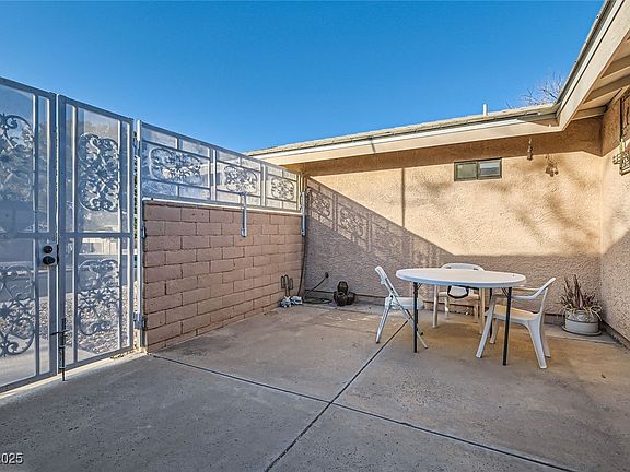 5th image of 798 Shirley Ln