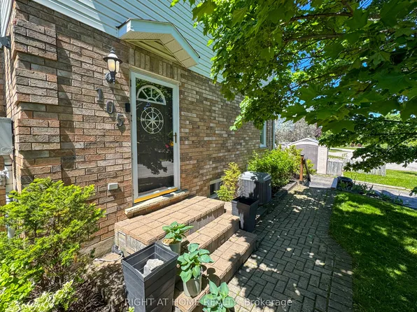 105 Summers Dr, Thorold, ON L2V 5A1