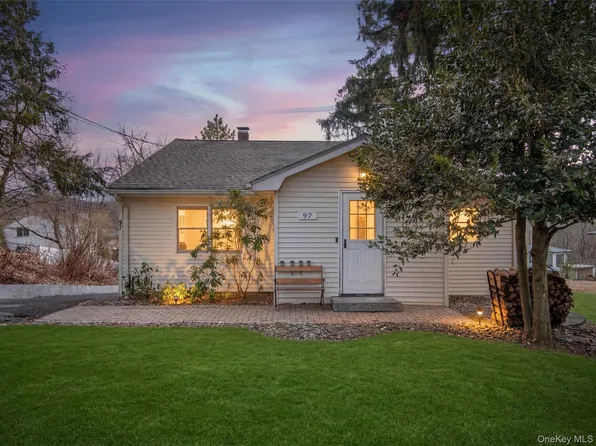 97 Ridge Road, Valley Cottage, NY 10989