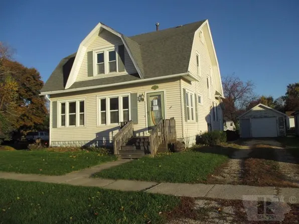 330 E Elmore St, Manly, IA 50456