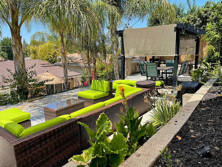 Private patio with 4 tiers and colored lights, new patio furniture, BBQ, fire pit