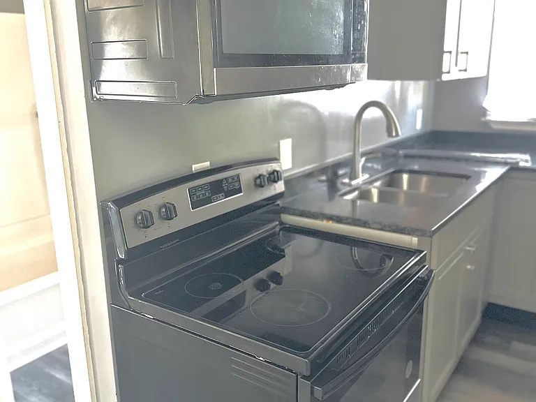 107-109 Earl St #109A — Photo 13