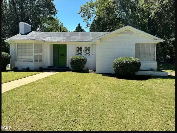 203 W Rockspring St, Henderson, NC 27536