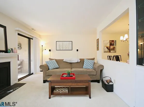 1530 Birnam Dr, Charlottesville, VA 22901
