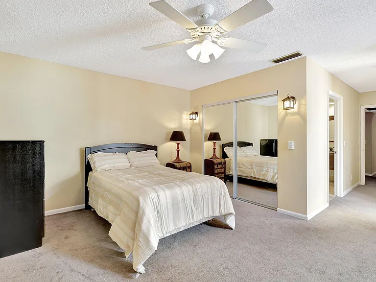 1558 Shaker Cir — Photo 14