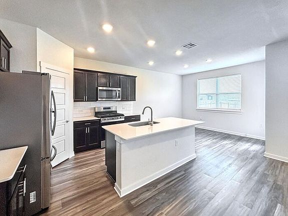 3rd image of 14005 Lubeck Dr