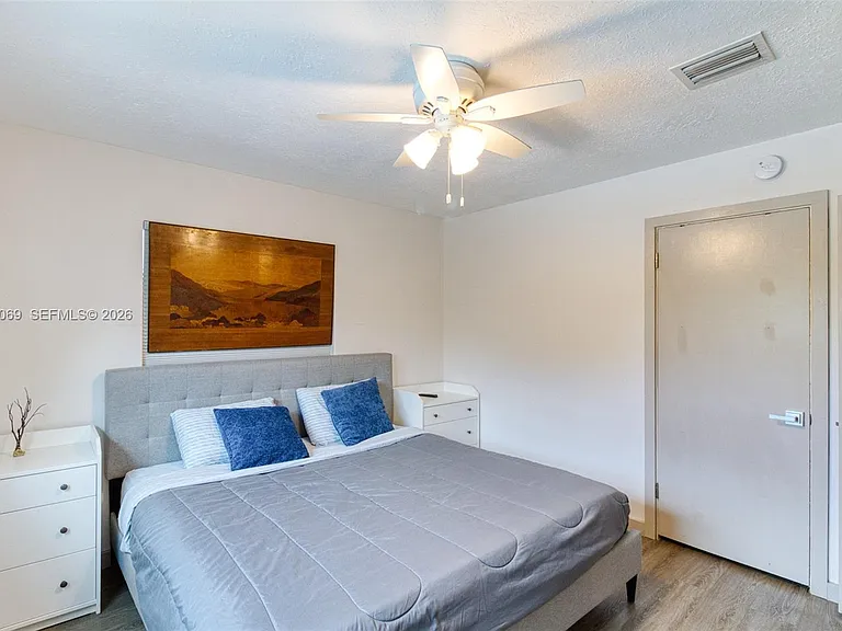 3039 Grant St — Photo 23