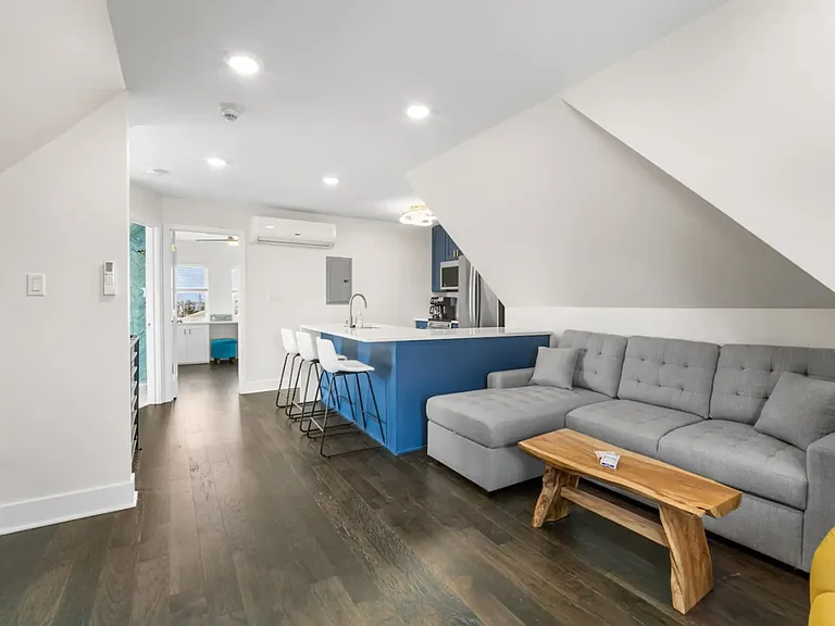 1059 Asbury Ave #3 — Photo 5