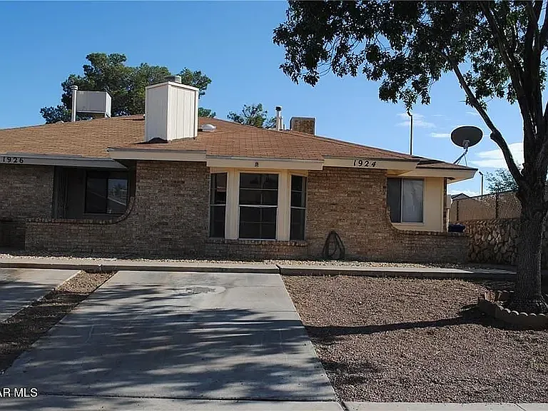 1924 Estrada Dr #1