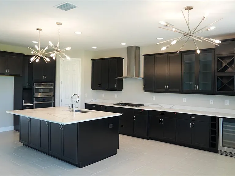5450 Wayfarer Ave — Photo 4