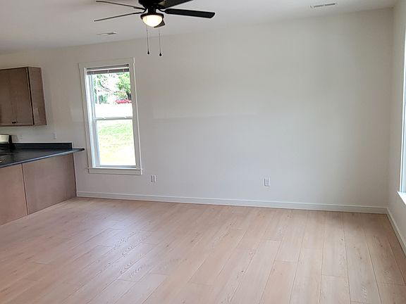 2nd image of 499 Hammett Store Rd