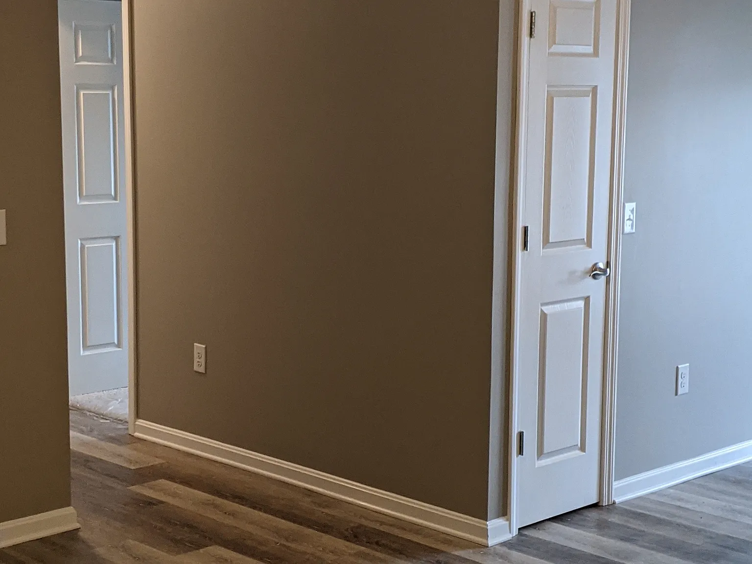 River Pointe Apartments - 12515-203 — Photo 4