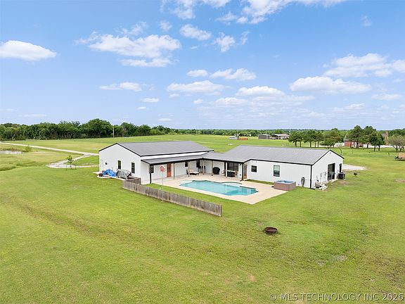 4th image of 591 Lindale Rd