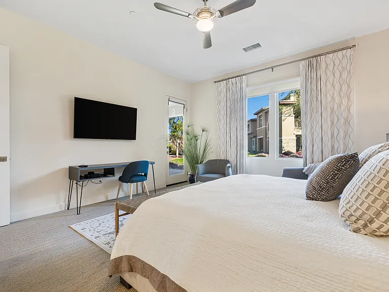 1701 Retreat Cir — Photo 33