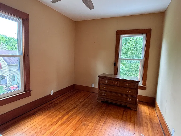 Upstairs room 2