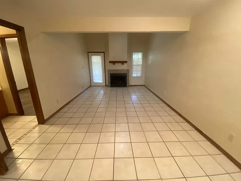 1102 Green Tree Ct #F — Photo 12