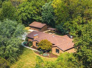 9068 Blueridge Rd, Alton, IL 62002