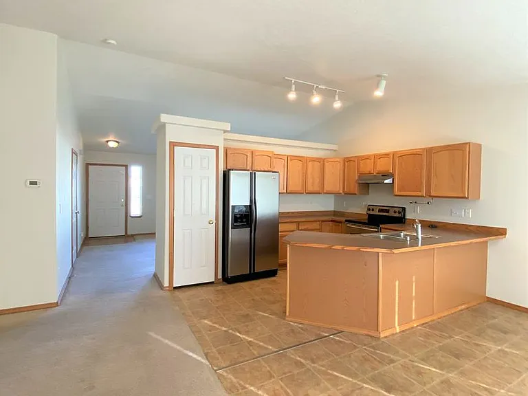 8004 Chehalis Dr — Photo 4