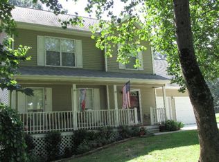 647 Champagne Trl, Dalton, GA 30721