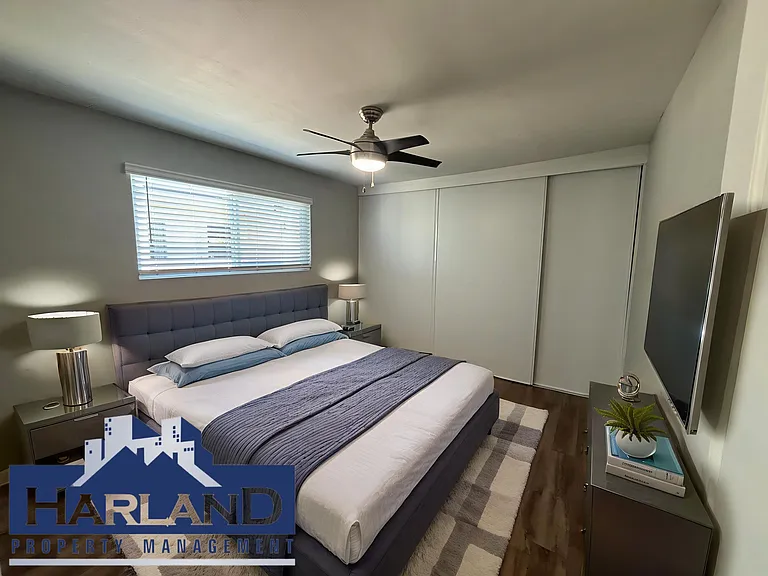 4515 Bancroft St #4 — Photo 12