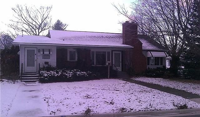 1st image of 117 N Geneva Ave
