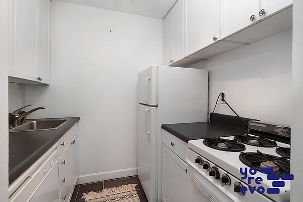 Sold by Yoreevo, LLC | media 10