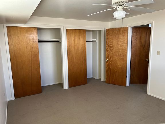 Mater bedroom (faces back yard)