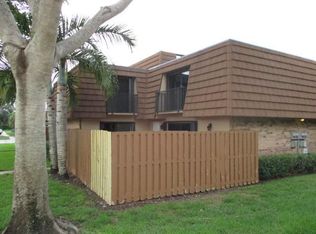 2560 Camelot Ct, Cooper City, FL 33026