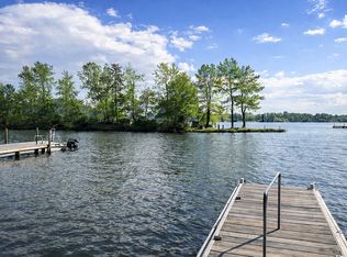 137 Breezy Bay Cir, Gilbert, SC 29054