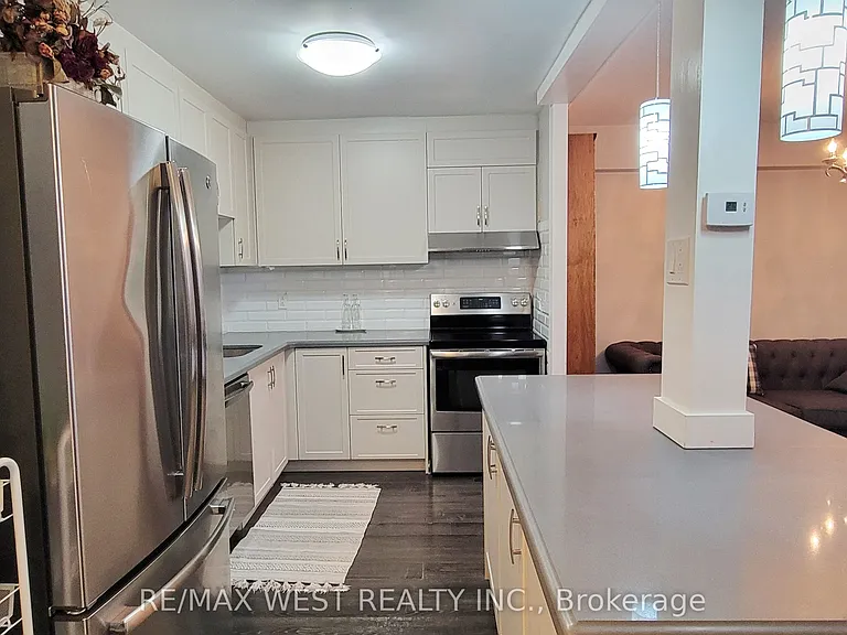 60 Pavane Linkway #812 — Photo 14
