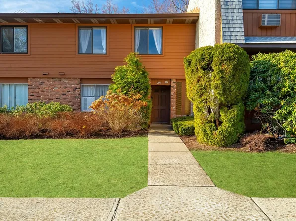 276 Coachlight Square, Montrose, NY 10548