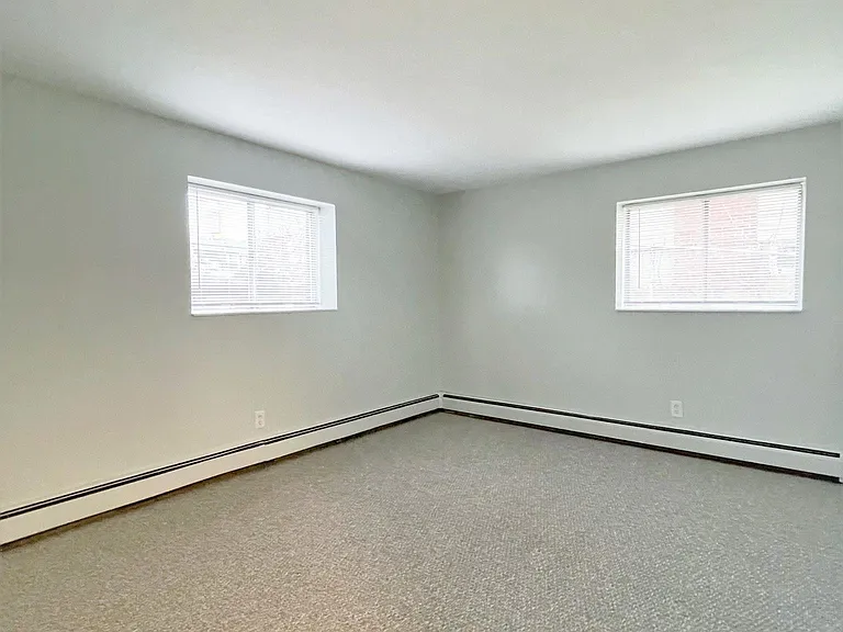 211 W Squantum St #1T — Photo 9
