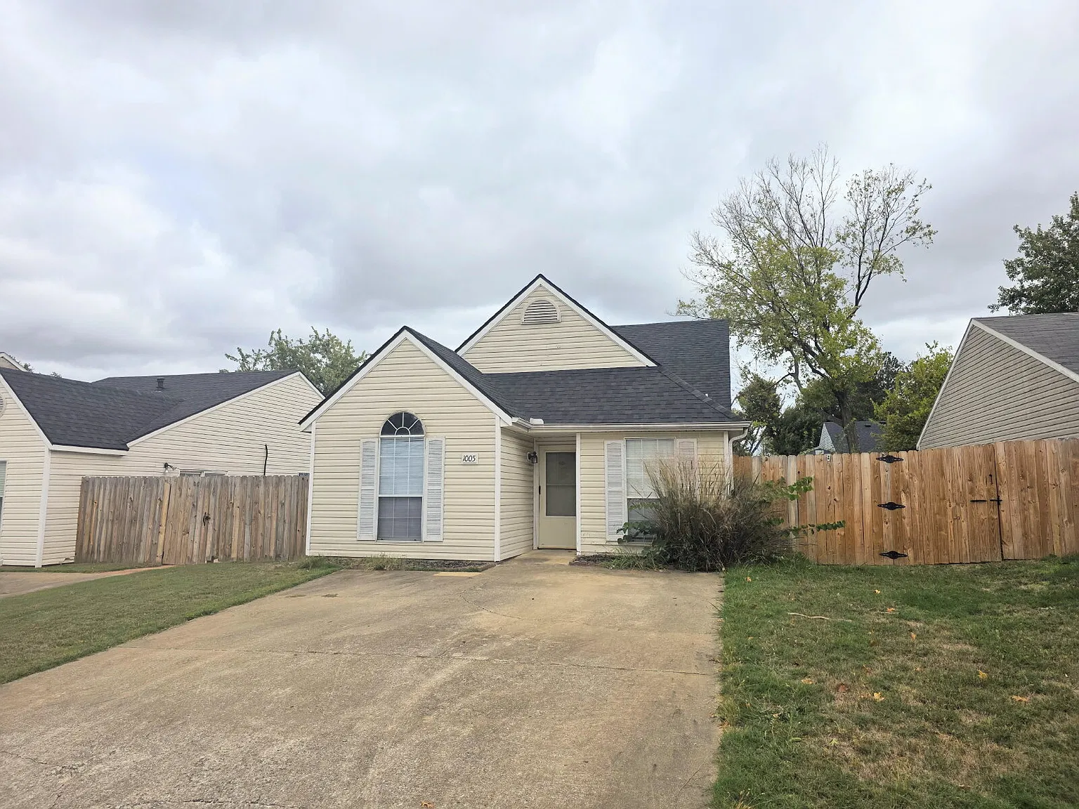 2 bed, 2.0 bath, 1040 sqft, $1,150 — Photo 1