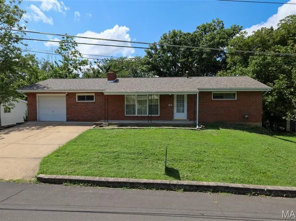 1809 Debbie Dr, High Ridge, MO 63049