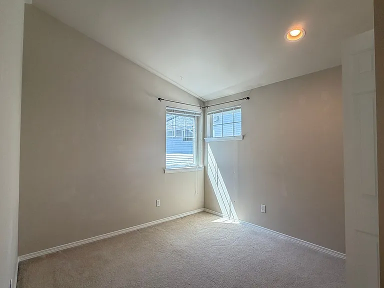 8538 Midvale Ave N #B — Photo 13