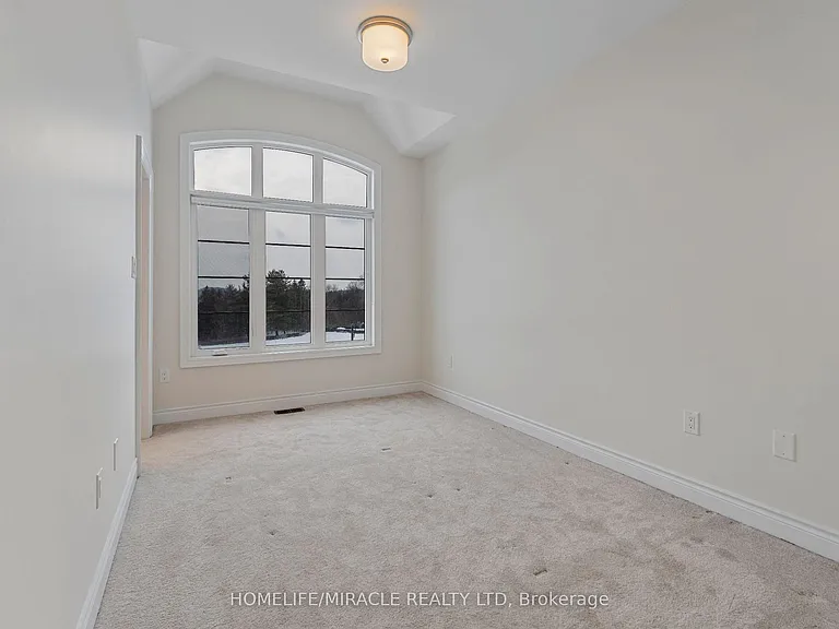 61 Yorkton Blvd — Photo 11