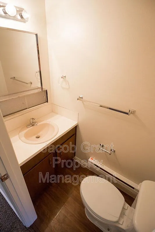 2 bed, 1.5 bath, 1200 sqft, $1,195 — Photo 3