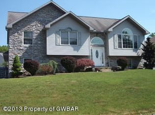 129 Brookhollow Rd, Mountain Top, PA 18707