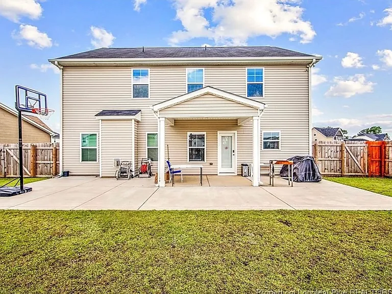 2209 Courtland Dr — Photo 31