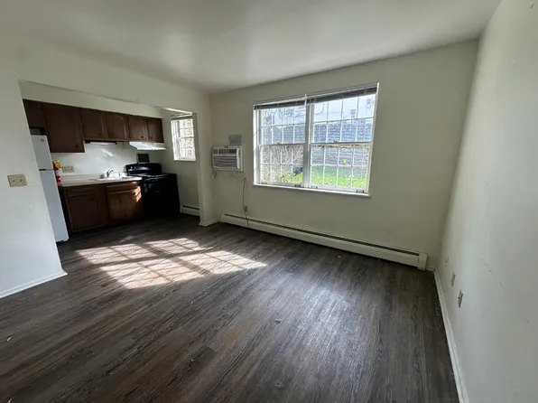 325 W High St APT 10, Oxford, OH 45056