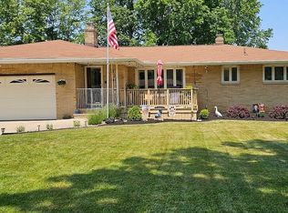 1067 E Parkhaven Dr, Seven Hills, OH