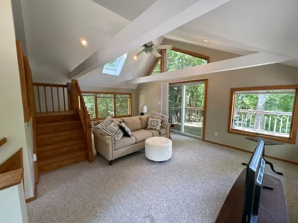 40 Looking Glass Hill Rd, Bantam, CT 06750