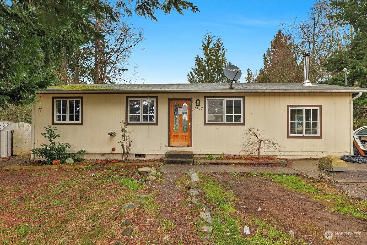 1447 Christine Lane photo 1