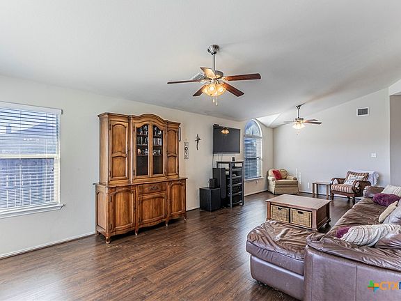4th image of 1203 Emerald Gate Dr
