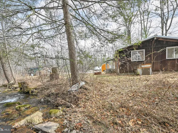 232 Bear Creek Rd, Schuylkill Haven, PA 17972