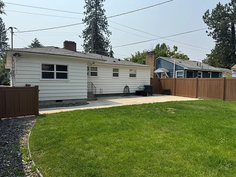 803 E 37th Ave — Photo 5