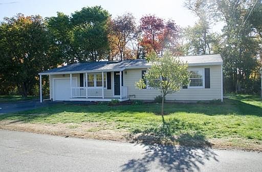 1st image of 27 Riverview Dr